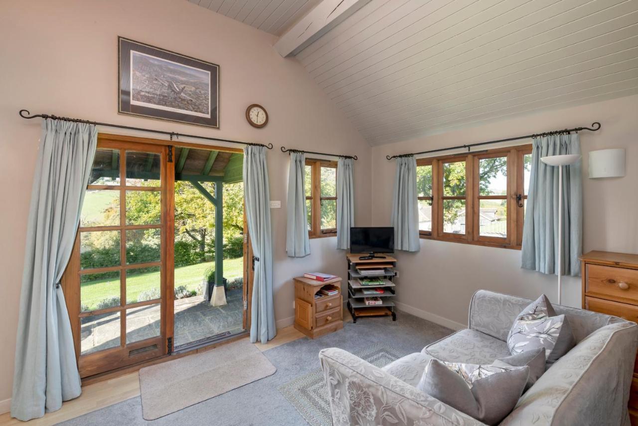 Beautiful Cottage With Stunning Views In Box Box  Εξωτερικό φωτογραφία