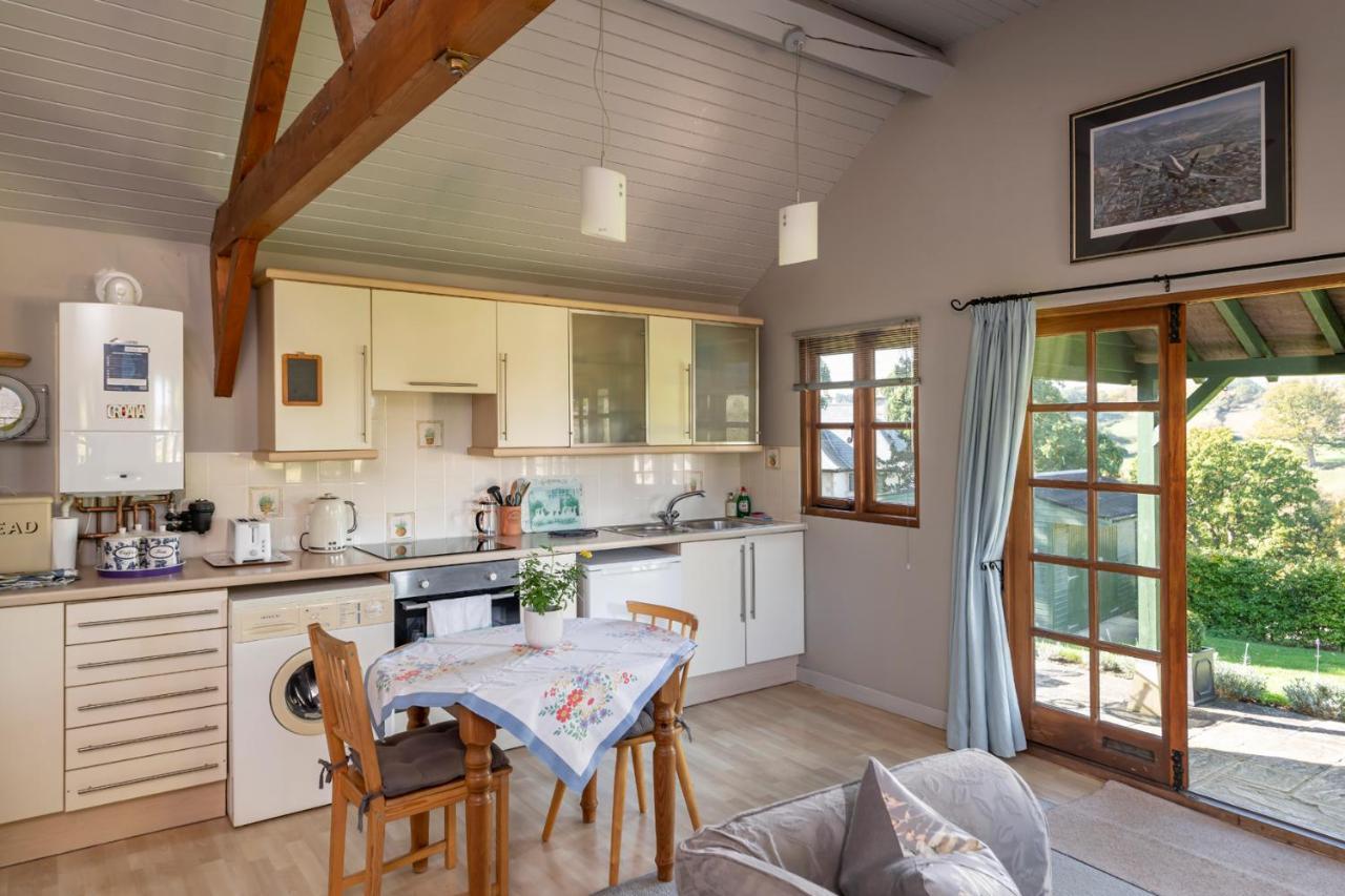 Beautiful Cottage With Stunning Views In Box Box  Εξωτερικό φωτογραφία
